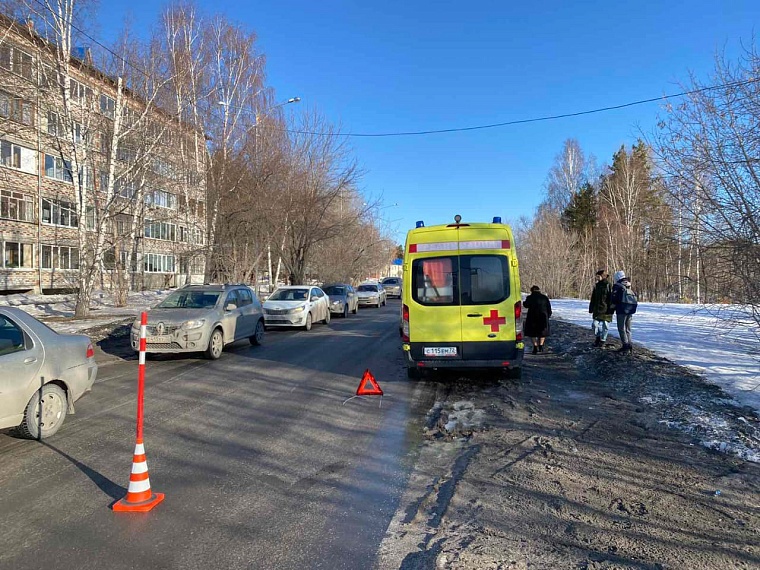 Под Тюменью утром сбили двоих школьников