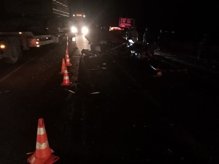 В Тюменской области три человека погибли и четверо пострадали по вине 16-летнего водителя