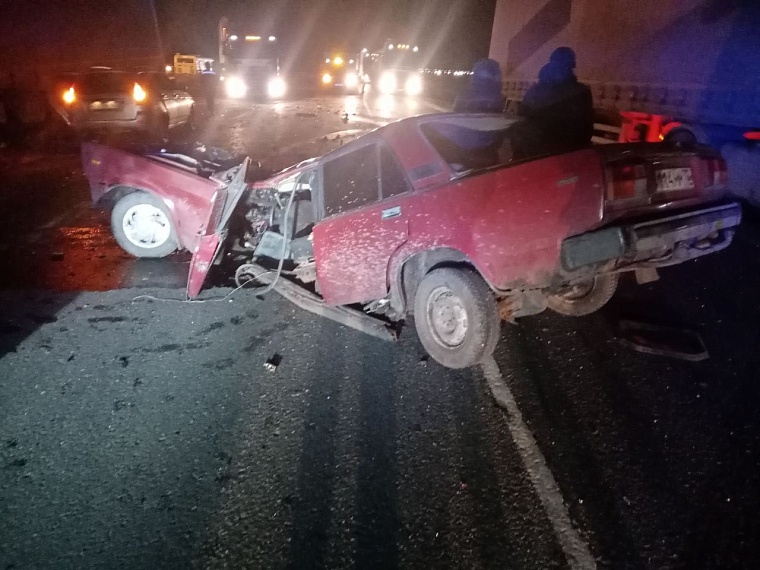 В Тюменской области три человека погибли и четверо пострадали по вине 16-летнего водителя