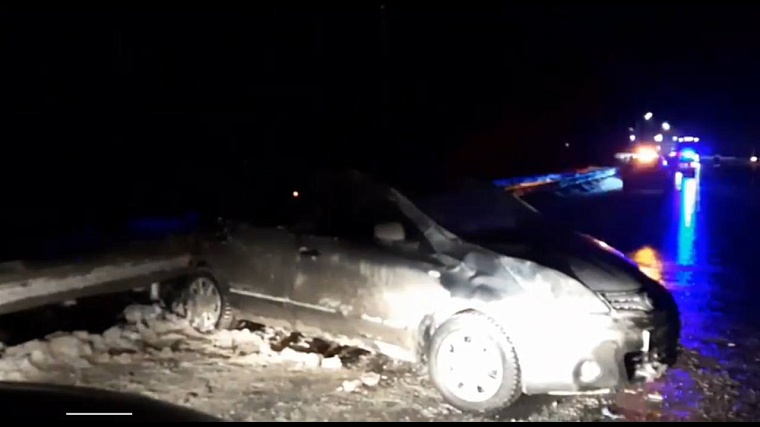 На трассе Тюмень - ХМАО в результате двойного ДТП погиб человек