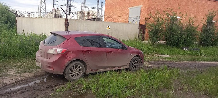 Тюменские полицейские встретили наркокурьершу на выезде из леса в районе Тарман