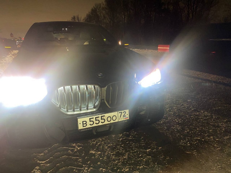 На трассе под Тюменью насмерть сбили женщину