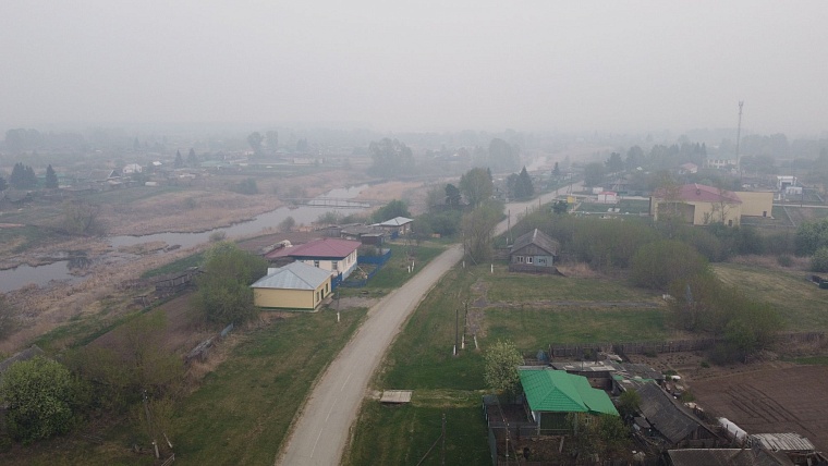 Тушили огонь всем Тапом: поселок в Юргинском районе едва не сгорел от лесного пожара