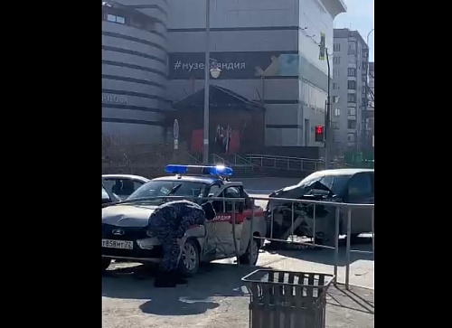 Автомобиль Росгвардии попал в ДТП в Тюмени