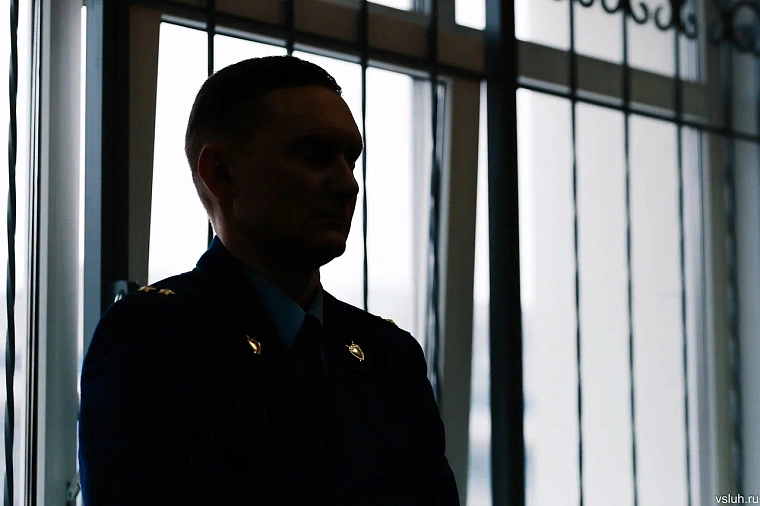 В Нижневартовске задержали врачей, помогавших за взятки "косить" от армии