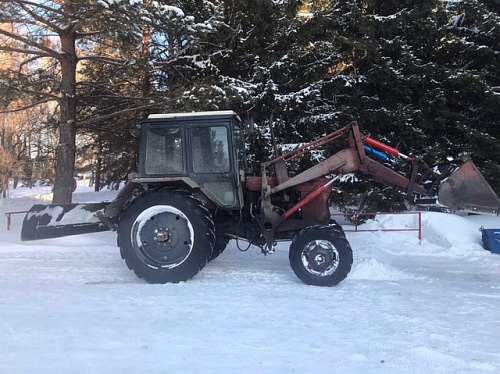 В Ялуторовске задержали пьяного тракториста, вилявшего по всей дороге