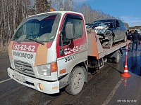 Mitsubishi Lancer на Червишевском тракте вылетел на встречную полосу после столкновения с автобусом