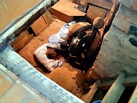 Заводоуковские спасатели вызволили пенсионерку из погреба