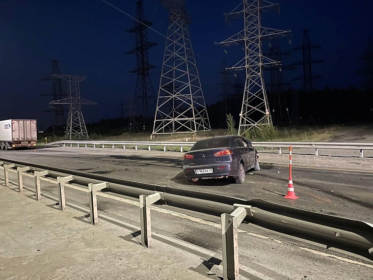 Пьяный водитель на "Мицубиси" стал виновником массового ДТП под Тюменью