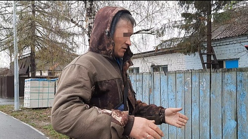 Проехал по кроссовку. Тюменец едва не сбил бабушку с внучкой