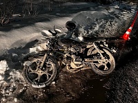 Подростки на мотоцикле попали под машину в Тюмени
