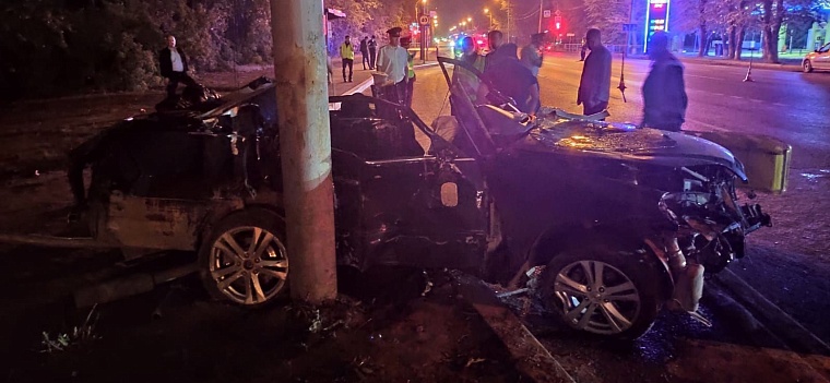 В ДТП на улице Республики погибли двое молодых людей