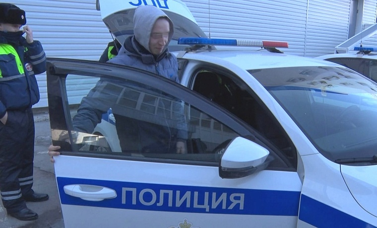 Молодой тюменец нынешней ночью угнал у отчима "Запорожец" и поехал катать друзей