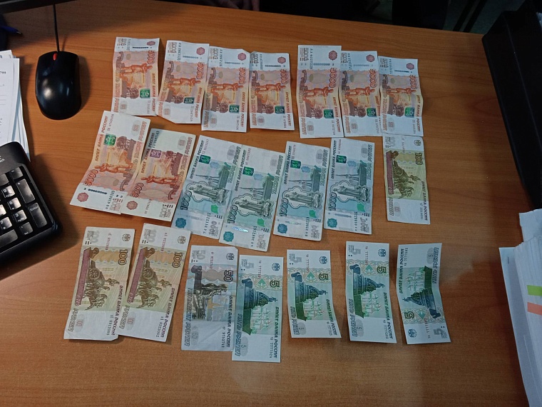 «Ваш родственник попал в беду»: в Тобольске мошенника задержали по горячим следам