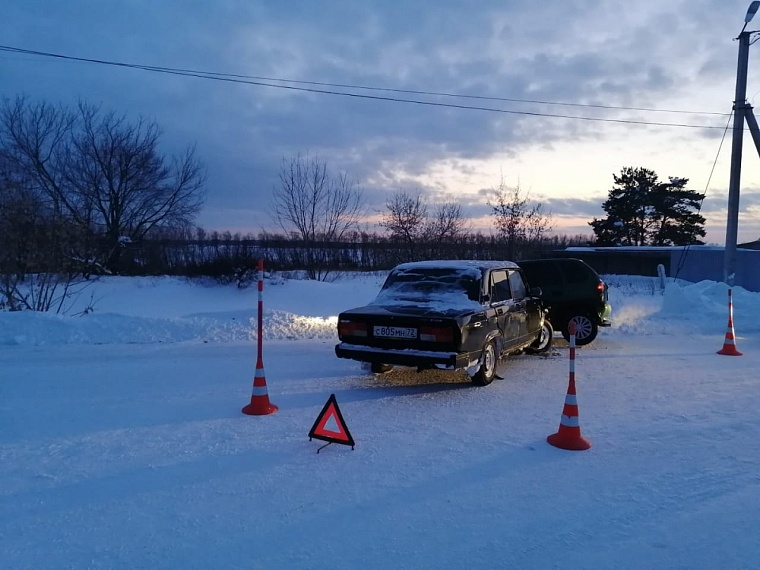 Подростки из тюменского детского дома на угнанном авто устроили аварию в селе Борки