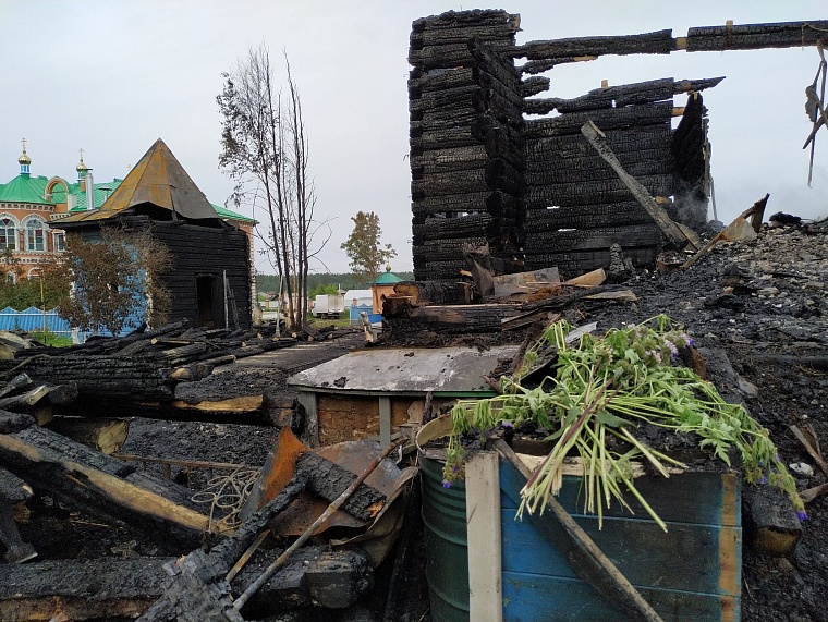 Пять главных вопросов о пожаре в Чимеево