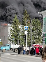 В Ишиме загорелся крупный торговый центр