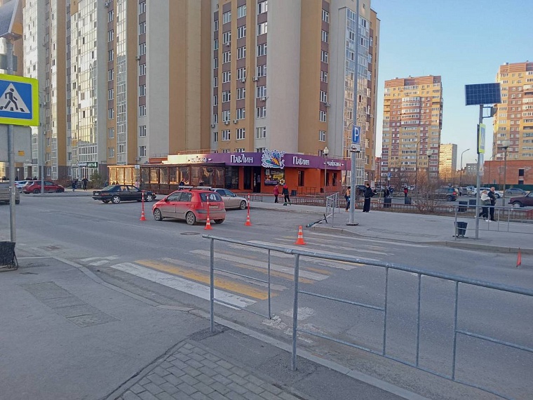 В Тюмени автомобилист сбил школьника на самокате