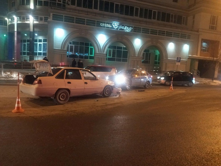 В центре Тюмени студент-бесправник устроил массовую аварию