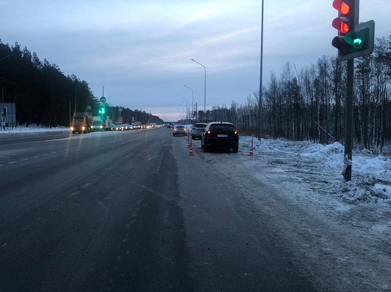 На тюменской объездной паркетник насмерть сбил женщину