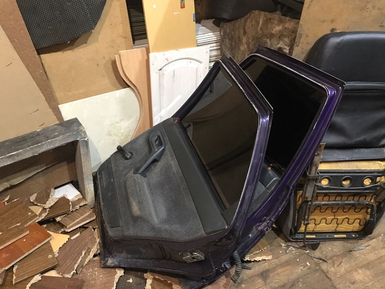 У тюменца угнали старую машину, несколько лет простоявшую на парковке