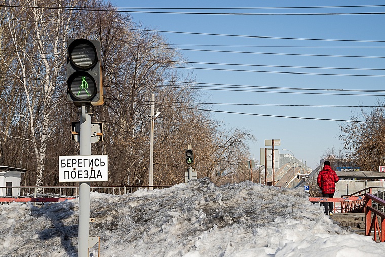 В Тюменской области на железнодорожной станции погибла молодая женщина