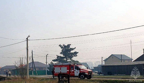 В ликвидации пожара в районе Успенки задействованы самолет Ил-76 и три вертолета