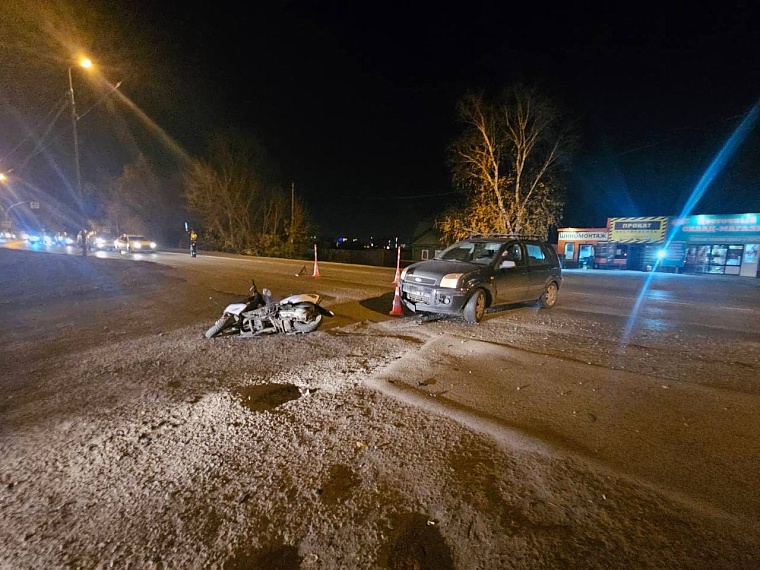 В Тюмени накануне были сбиты два подростка - на самокате и на мопеде