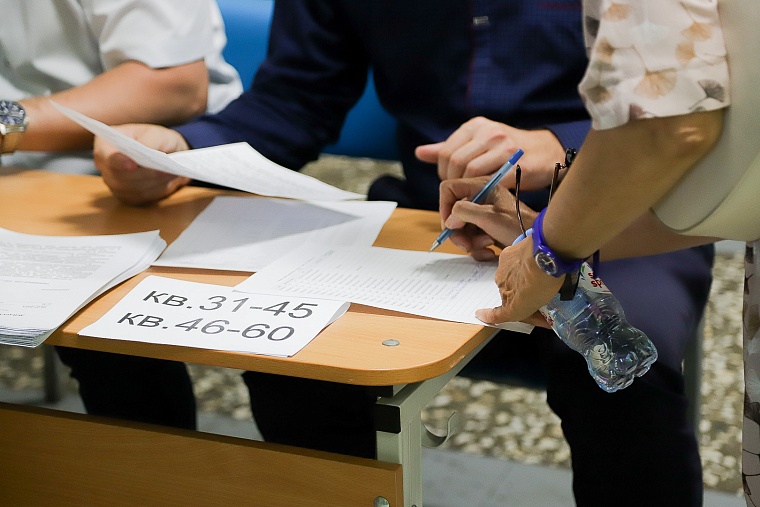 Жильцы дома на ул. Луначарского попросили вернуть им плоскую крышу