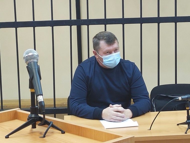 Бывшего охотинспектора Тюменского района, убившего беременную лосиху, суд все-таки отправил в колонию