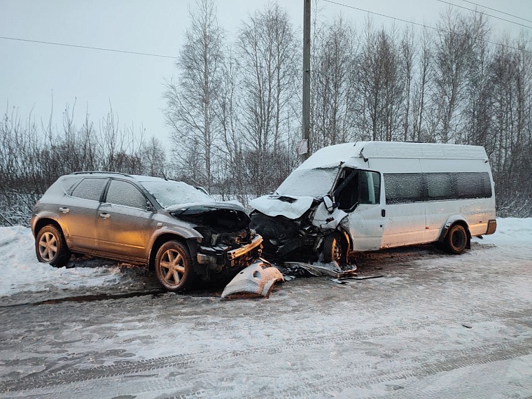 В ДТП у поселка Андреевский в Тюменском районе пострадали пять человек