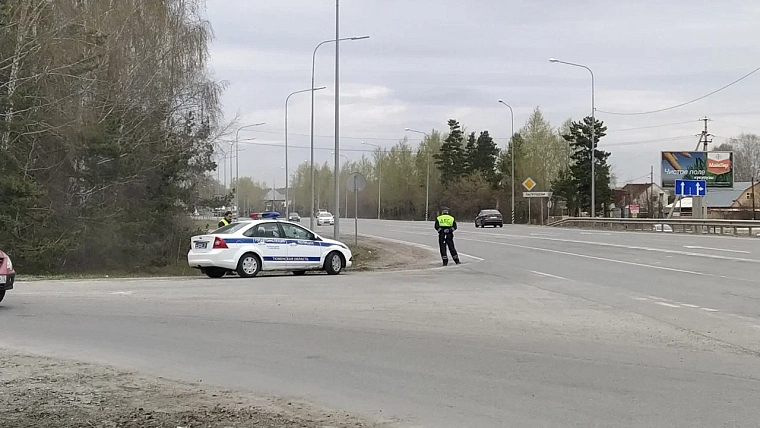 Наркокурьера из Новосибирска в Тюмени лишили свободы и машины