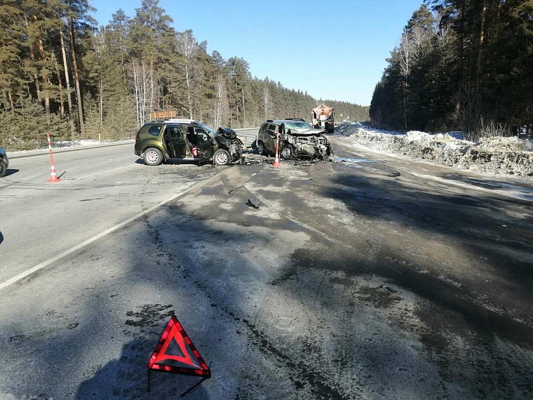 Тюменка поблагодарила пожарных за свое спасение после ДТП