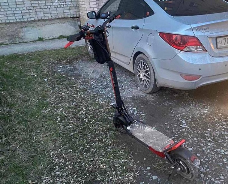 В Тюмени пьяный электросамокатчик за ДТП арестован на 10 суток