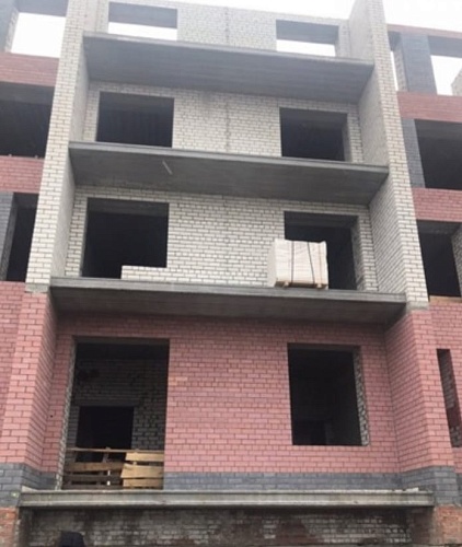 В Тюмени пожилой каменщик погиб, упав с четвертого этажа