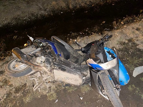 В Ялуторовске 14-летняя школьница с младшей сестрой попала в аварию на скутере