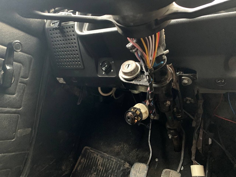 Тюменские автоинспекторы 60 километров преследовали по трассе 15-летнего парня, угнавшего машину у дяди