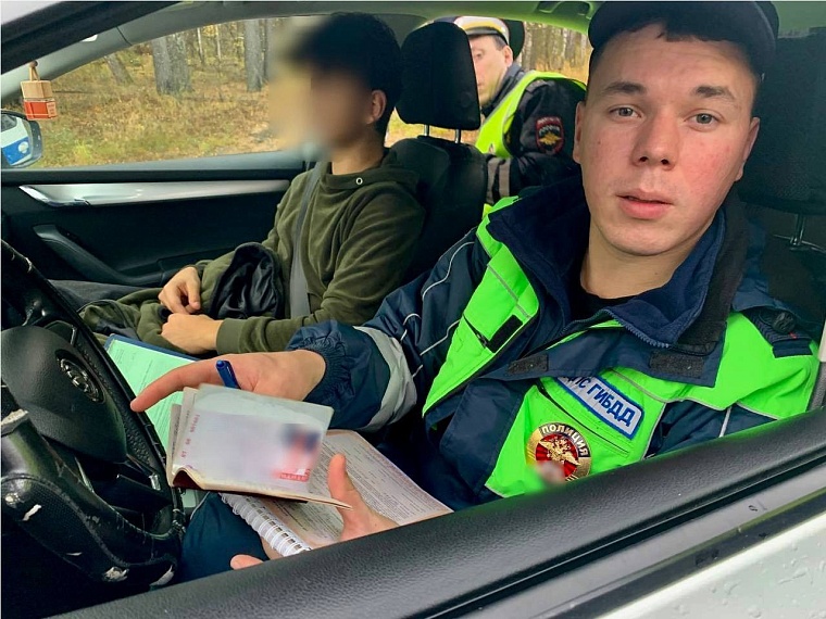 Тюменские автоинспекторы 60 километров преследовали по трассе 15-летнего парня, угнавшего машину у дяди