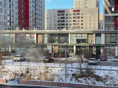Легковой автомобиль сгорел в ЖК "Европейский" в Тюмени