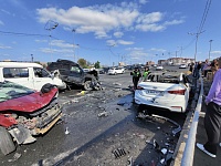 В Тюмени столкнулись пять автомобилей, один из них сгорел