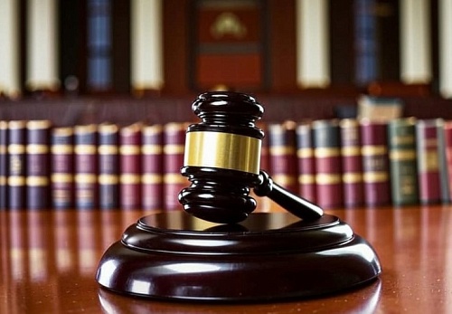 Школа в Тюменской области выплатит 200 тысяч рублей за травму ребенка