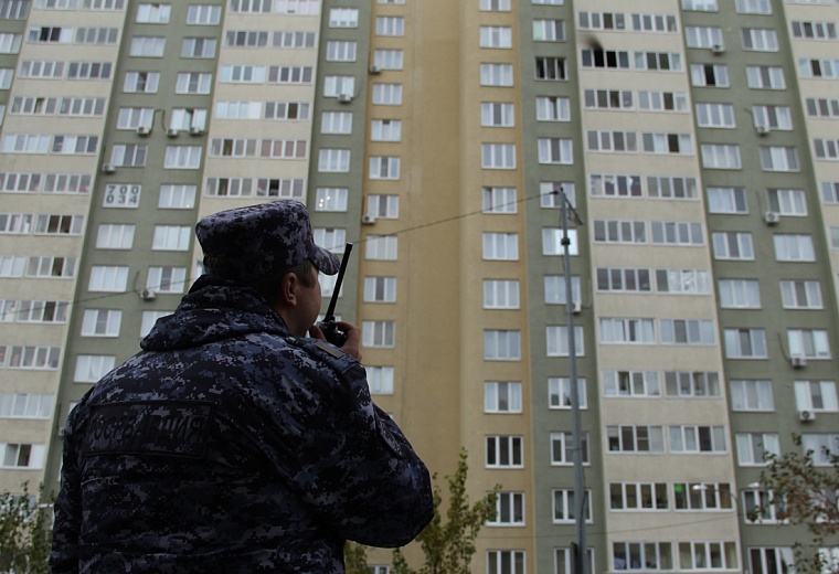 В тюменской новостройке тушили пожар на 12-м этаже
