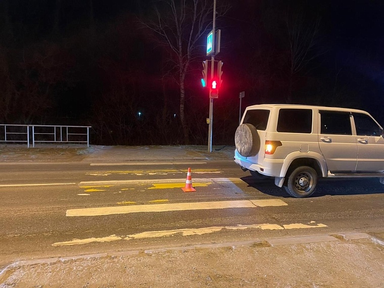 На трассе под Тюменью 16-летняя девушка попала под колеса