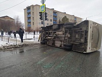 В Ялуторовске опрокинулся автобус, пострадали шесть человек