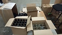 В Тюменской области полицейские накрыли крупный цех по производству поддельного алкоголя