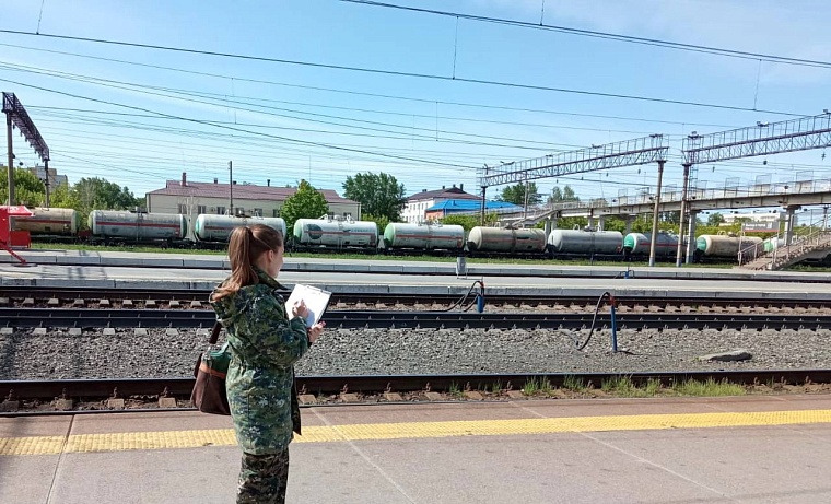 На желездорожном вокзале Тюмени умер рабочий