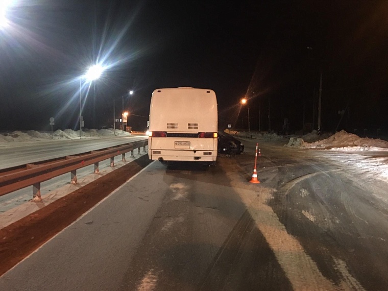 Смертельное ДТП: на встречной полосе Hyundai Solaris врезался в автобус