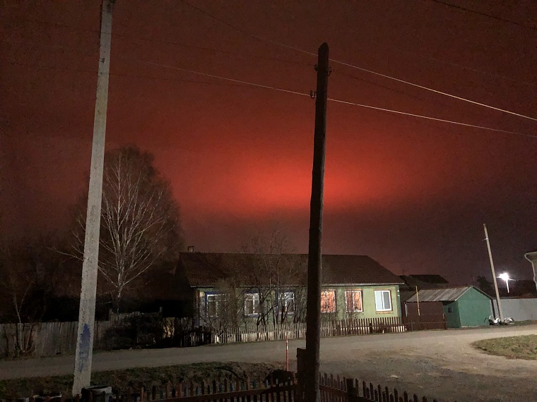 В районе Ишима горят сухие поля