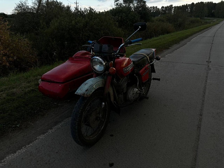 Выпив пива, водки, самогона, тюменский селянин отправился в магазин на мотоцикле