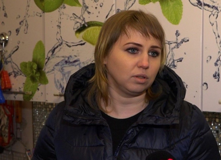 «Детей закроет и уходит бухать!». Соседи — о матери малышей, погибших на пожаре в Богандинском